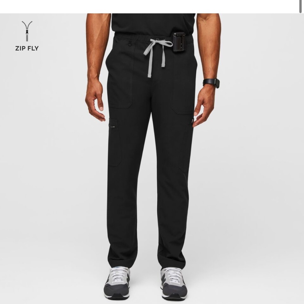 FIGS Cairo Cargo Scrub Pants™ Men’s scrub pants Sz L black style number TM3001